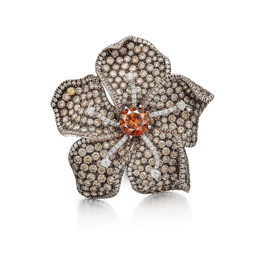 Fancy Deep Orange-Brown Diamond and Diamond Ring | 3.01克拉 深彩橙棕色鑽石 配 鑽石 戒指

Of floral design, featuring a Fancy Deep Orange-Brown brilliant-cut diamond weighing 3.01 carats.