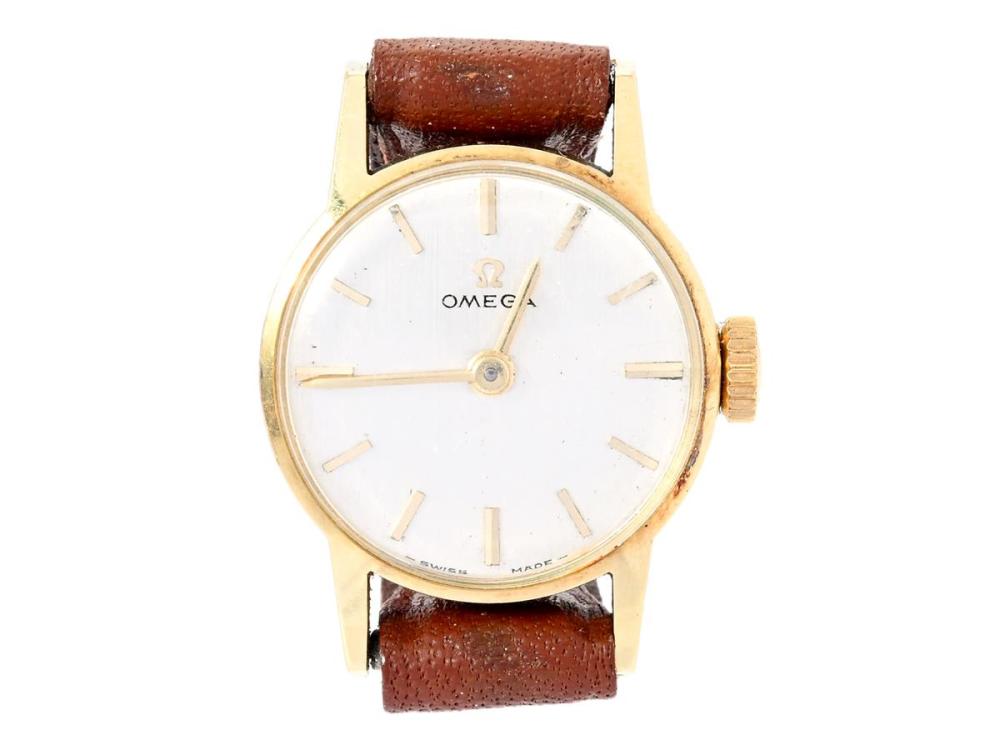 Watches

Omega

OMEGA, ladies´ wristwatch, 19 mm, Cal 620, Serial no. 20538396, Ref no. BD 511.002, Case no. 511.002, 14K gold, manual winding, plastic crystal, damaged dial, leather strap, approx. 1963, box.