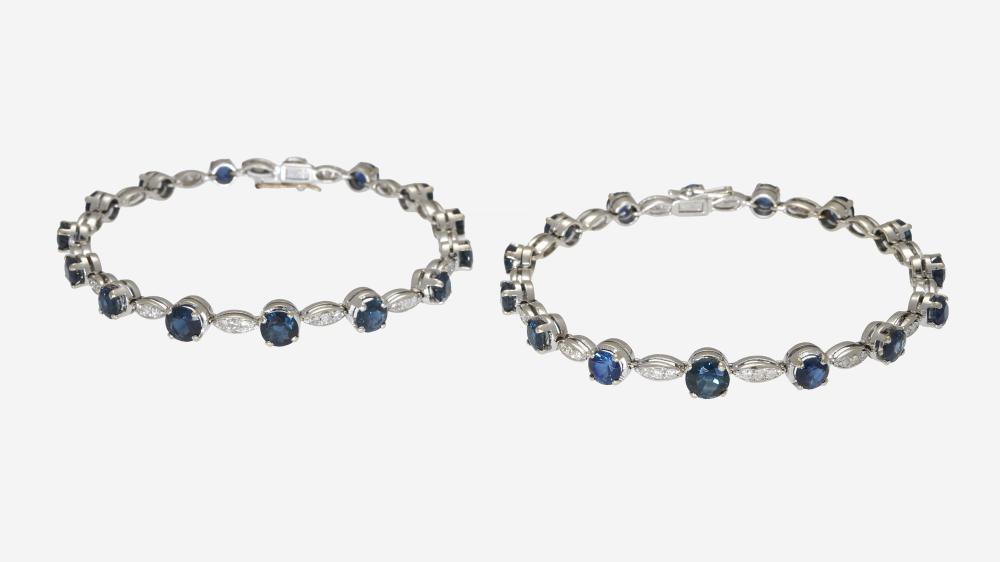Paire de bracelets

Paire de bracelets

En or gris 18k, ornés d’une chute de saphirs ronds intercalés de motifs navettes sertis de diamants 8/8, pouvant être réunis pour former un collier

Long. : env. 18 cm chacun, Poids total brut : 23.88 g

A pair of sapphire, diamond and 18k white gold bracelets, which can be converted into a necklace

RAPPORT DE CONDITION :

Bon état, patine d’usage

Égrisures et chocs à certains saphirs

CONDITION REPORT :

Good condition, usual wear

Some scratched and chipped sapphires