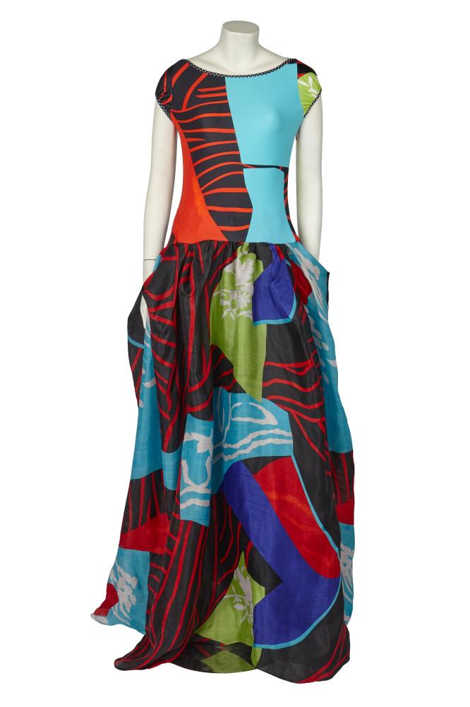 A Christian Lacroix silk and stretch jersey dress, Spring-Summer 2000

A Christian Lacroix silk and stretch jersey dress, Spring-Summer 2000

gold on black label, size 32, printed with colourful abstract designs, with stretch jersey bodice, voluminous silk skirt, bust 81-102cm 32-42in

Share this lot: