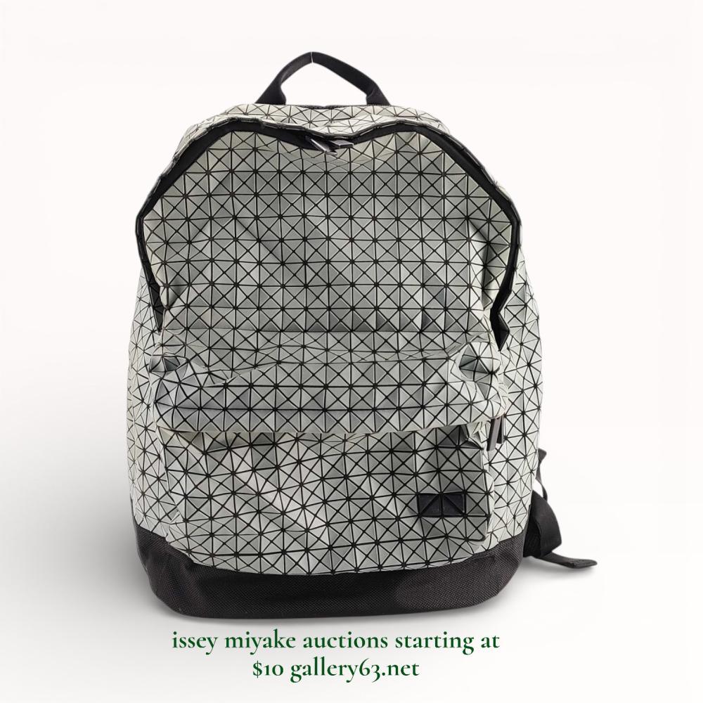 Description

Authentic Issey Miyake Bao Bao Gray Daypack Reflector Backpack




· Signature triangular coated appliqués in gray

· Carry handle

· Adjustable padded shoulder straps

· Zip compartment and logo appliqués at face

· Padded mesh back face

· Two-way zip closure

· Nylon twill lining

· H17" x W13.5" x D5"