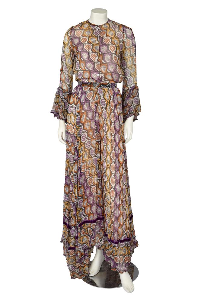 A Thea Porter printed chiffon blouse and ’Gypsy’ skirt, early 1970s

A Thea Porter printed chiffon blouse and ’Gypsy’ skirt, early 1970s

labelled, the multi-coloured stylised paisley printed blouse button-fronted with flared cuffs, bust approx 86cm 34in; the matching maxi skirt with purple velvet ribbon trimmed hem flounce, waist 56cm 22in (2)

Provenance: the late Lola Yearwood collection

Share this lot: