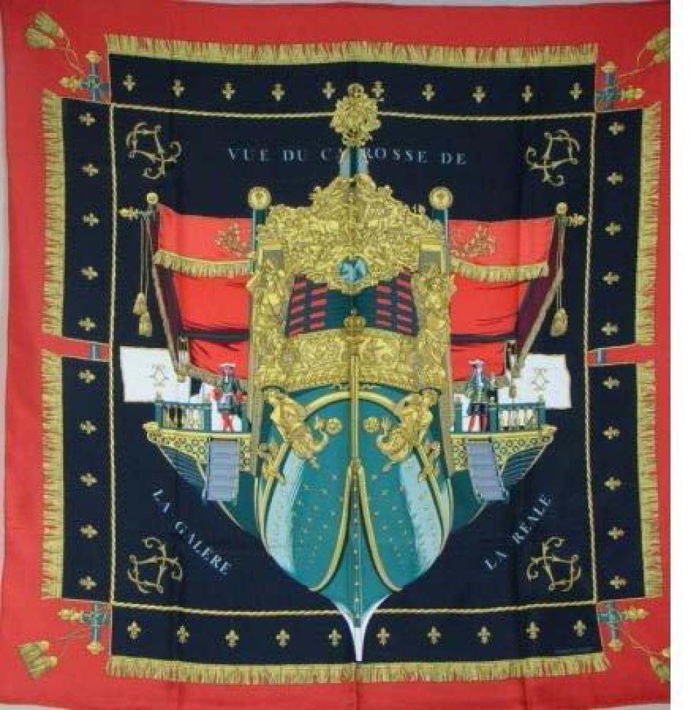 HERMES

Carré de soie vue du carrosse de la réale