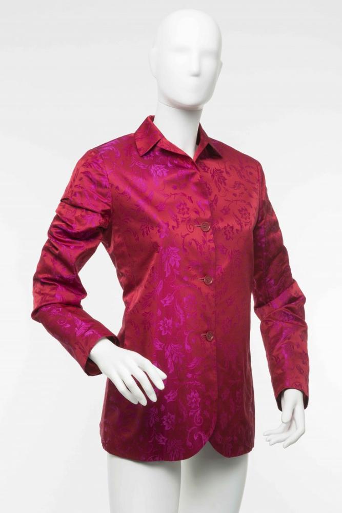 Romeo Gigli: red silk jacket with floral pattern (size

Romeo Gigli: red silk jacket with floral pattern (size