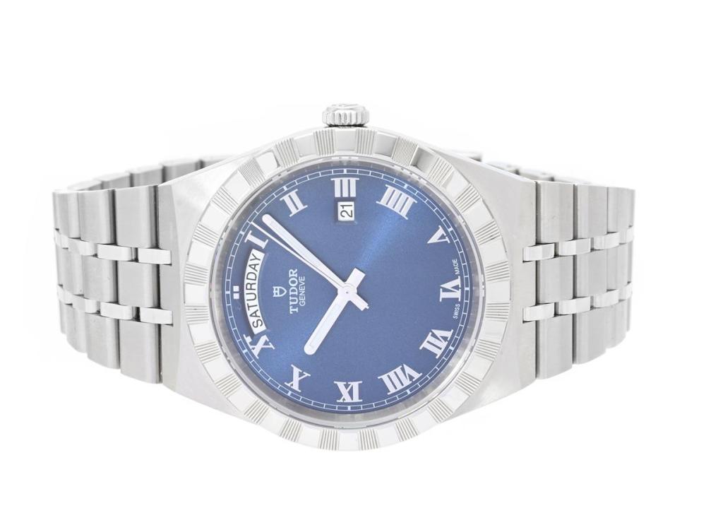 Watches

Tudor

TUDOR, Royal, Cal T603 (3429), Serial no. 6L170Q9, Ref no. M28600-0005, Case no. 8490, men´s wristwatch, 41 mm, steel, self winding, sapphire crystal, day, date, integrated original bracelet, folding clasp, Ref no. 91060-UZ/UZ09D, certificate, July 2024, box, paper box.