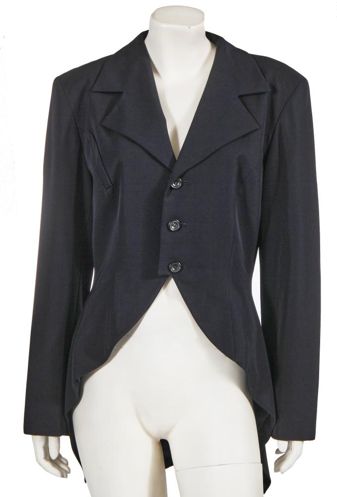 A Yohji Yamamoto ink blue gabardine jacket, 1980s

A Yohji Yamamoto ink blue gabardine jacket, 1980s

labelled, size M, with cutaway front hem, faux chest pocket, padded shoulders, bust 91cm 36in

Share this lot: