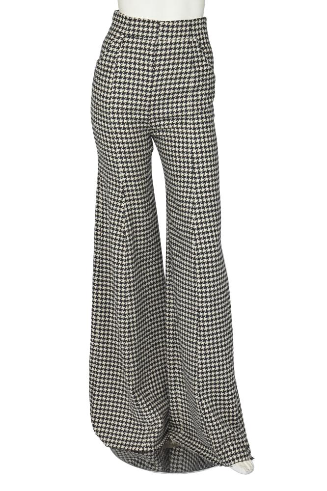A pair of Alexander McQueen houndstooth checked trousers, ’Horn of Plenty’ collection, Autumn-Winter 2008-09

A pair of Alexander McQueen houndstooth checked trousers, ’Horn of Plenty’ collection, Autumn-Winter 2008-09

labelled, with fall-front closure, slanted pockets, wide legs, waist 61cm 24in

Share this lot: