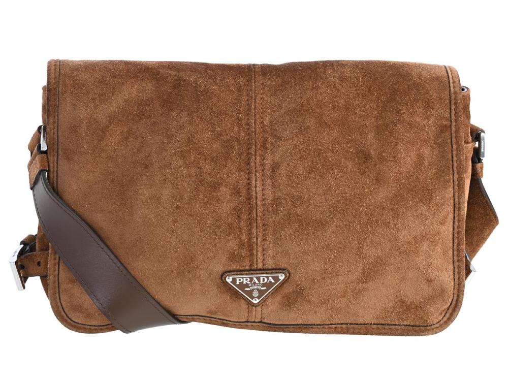 Accessories

Handbags

BAG, PRADA, Cinnamon, brown suede, silver-tone hardware, 30x18x10 cm, dustbag, stain on the inside.