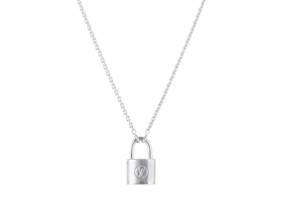 Jewellery

Necklace

NECKLACE, LOUIS VUITTON, pendant with chain, silver 925, length 50 cm, weight 8,1 g, case.