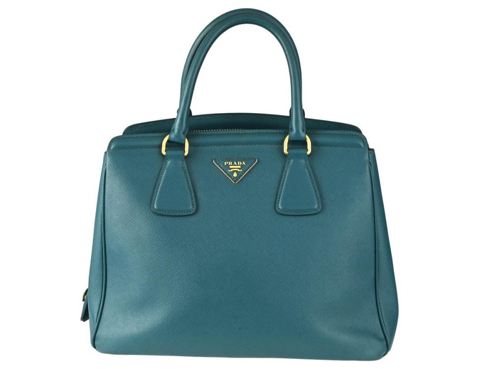 Accessories

Handbags

BAG, PRADA, Parabole Tote, green saffiano leather, gold-tone hardware, 33x26x15 cm, certificate, clochette, dustbag.