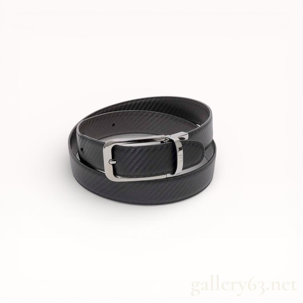 Description
Dunhill men’s reversible belt featuring a carbon fiber-style textured leather strap. The design includes a polished silver-tone rectangular swivel buckle allowing for reversible use. The hardware is stamped with the dunhill maker’s mark and an AD logo.