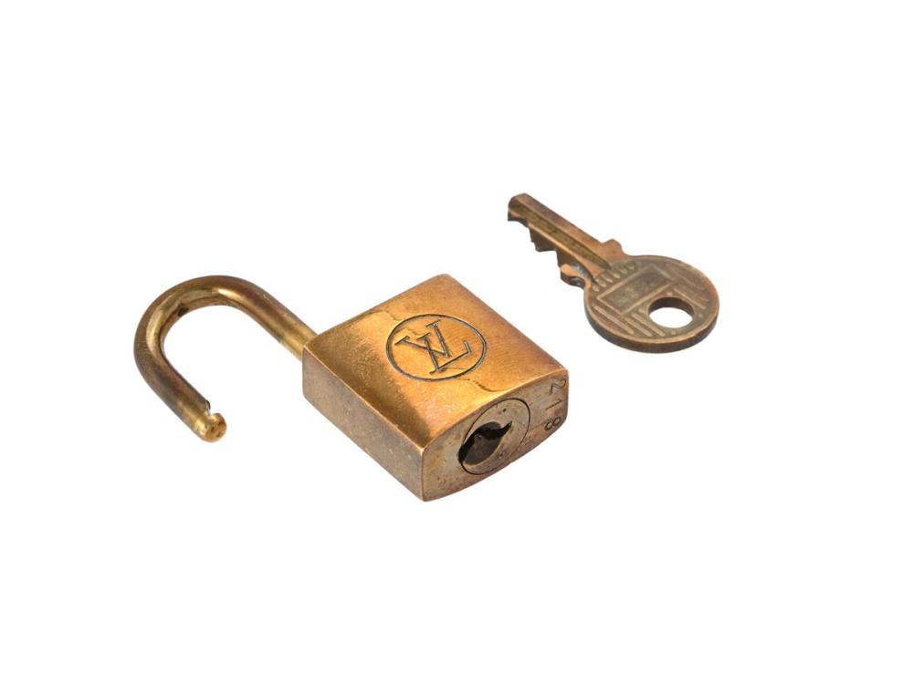 Accessories

Miscellaneous

PADLOCK, LOUIS VUITTON, key, marked 218, brass.