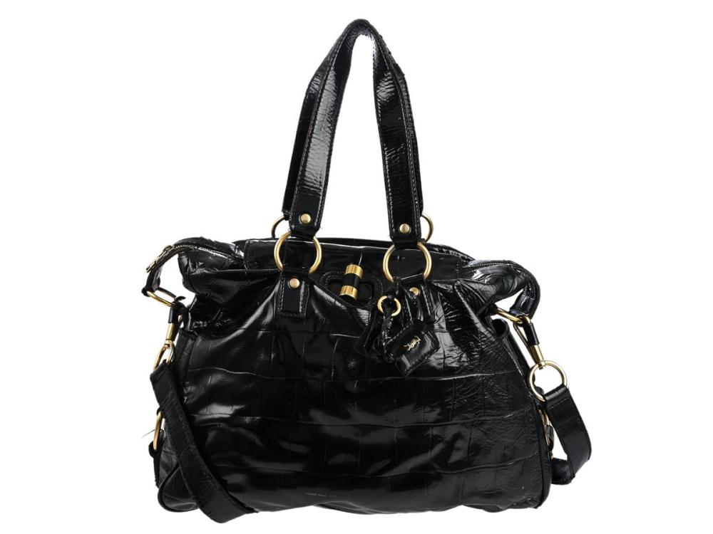 Accessories

Handbags

BAG, SAINT LAURENT, black patent leather, gold-tone hardware, 35x32x13 cm, detachable shoulder strap, signs of wear.