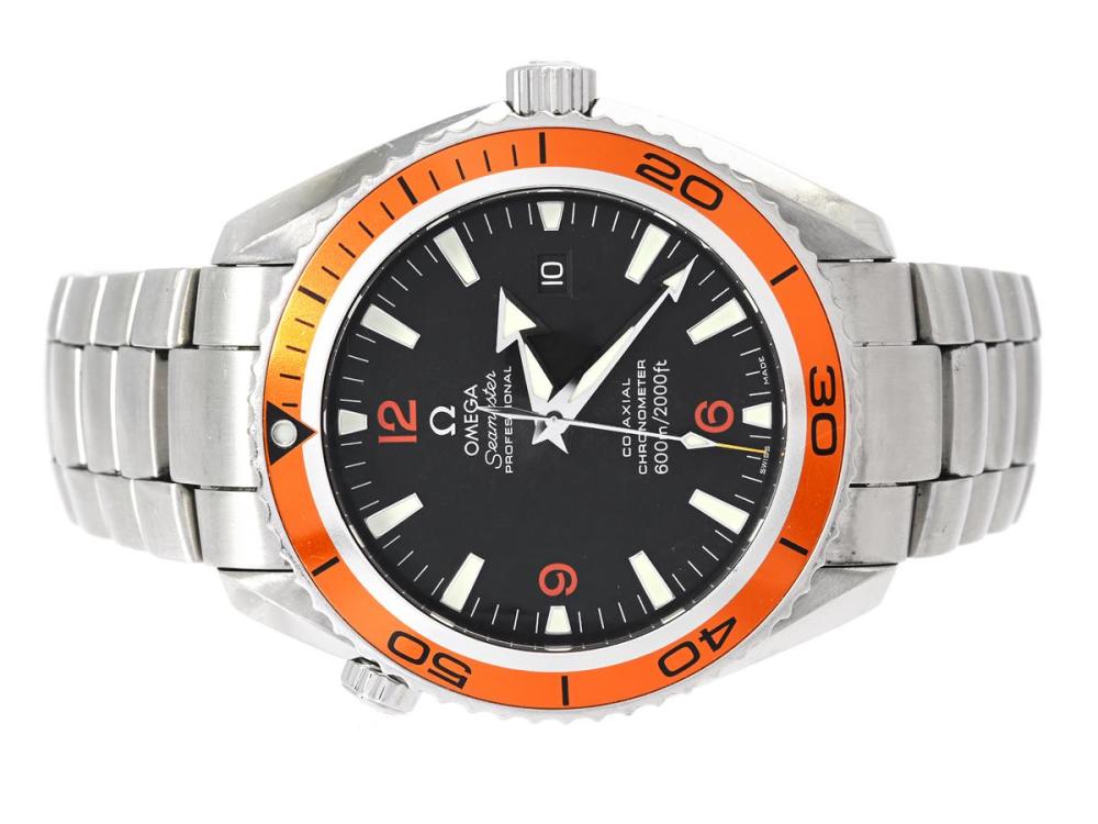 Watches

Omega

OMEGA, Seamaster, Pr(600m/2000ft), Planet Ocean 600 M, Chronometer, Cal 2500 (C), Move no. 81984790, Serial no. 81984790, PIC no. 2208.50.00, Ref no. SU 368.1652, Case no. 168.1652 (LL), men´s wristwatch, 45,5 mm, steel, self wind (Co-Axial), sapphire crystal, date, helium valve, original bracelet, folding clasp, Ref no. 1579/951, rubber strap, folding clasp, cert, November 2012, box, paper box.
