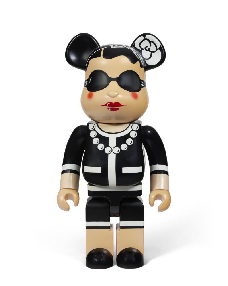 A LIMITED EDITION COCO CHANEL 1000% BE@RBRICK

CHANEL X MEDICOM, 2006 - 2007

GRADE:3 
32 w x 70 h x 17 d cm