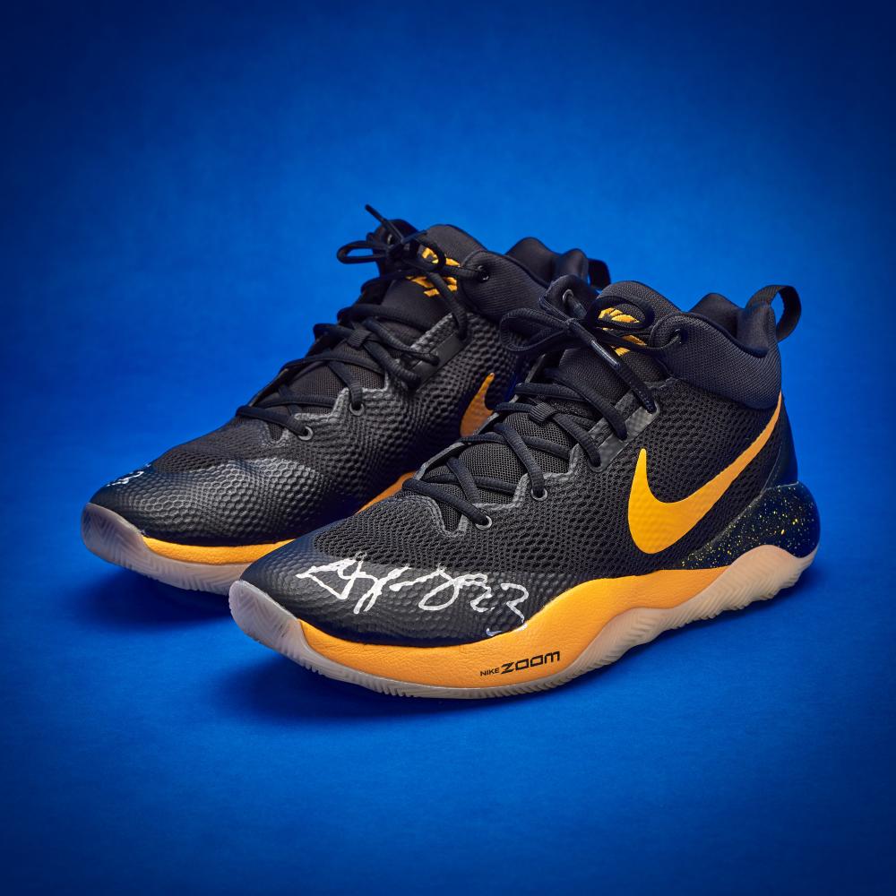 Stephen Curry 2025-2026 Warm Up Worn Nike Zoom Rev ’Draymond Green’ PE | Draymond Green Signed