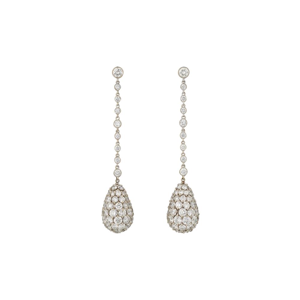 GLENN SPIRO DIAMOND EARRINGS

Circular-cut diamonds, unsigned, pink Glenn Spiro case 
Size/Dimensions: 7.6 cm 
Gross Weight: 21.0 grams