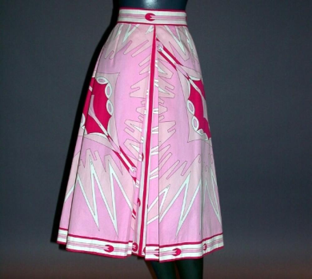 Pucci Pink Summer Skirt

Lot 547
Pucci Pink Summer Skirt
 1960 
 Pink abstract sunburst print, size 4-6, labeled: Emilio Pucci/Florence/Italy. 
Excellent condition.
