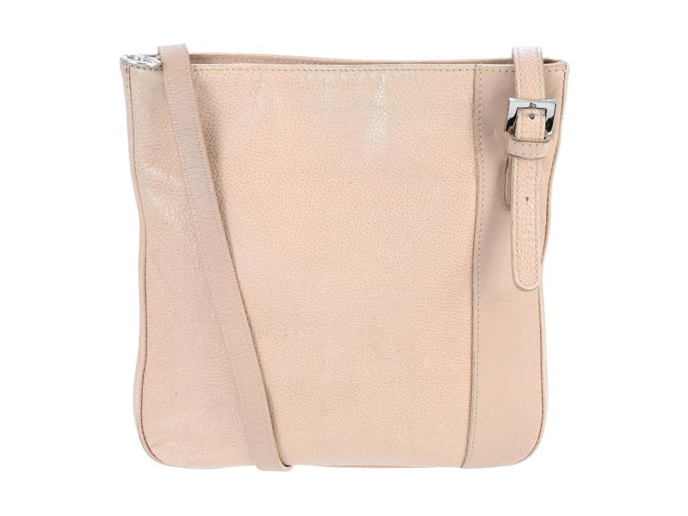 Accessories

Handbags

BAG, LONGCHAMP, beige leather, silver-tone hardware, 22,5x24x2 cm, signs of wear.