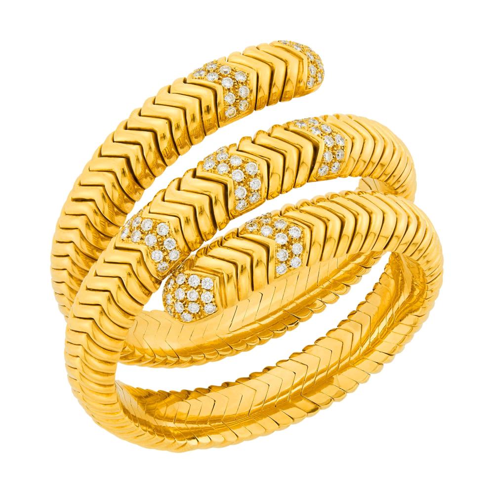 A Distinguished Calabasas Family18 kt., 104 round diamonds ap. 3.35 cts., with inner steel lining, ap. 109.3 dwts. gross. Inner circle 6 1/4 inches, adjustable.

Probably with inner steel lining.Diamonds: G-H-I-VS.Width 1 1/2 to 1 1/8 inches.                            
Any condition statement is given as a courtesy to a client, is an opinion and should not be treated as a statement of fact and our Organization shall have no responsibility for any error or omission. Please contact the specialist department to request further information or additional images that may be available.