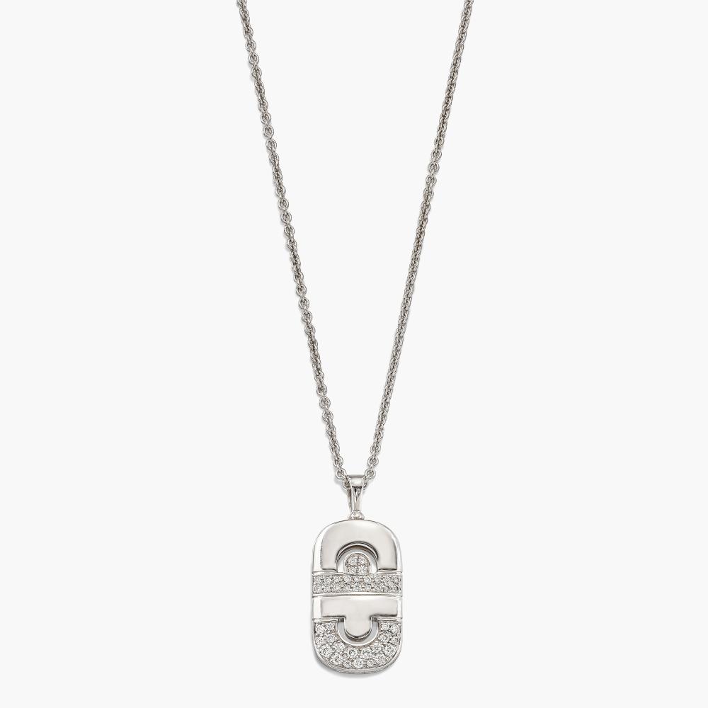Bulgari

Suspending a pendant of modular design, set with brilliant-cut diamonds.