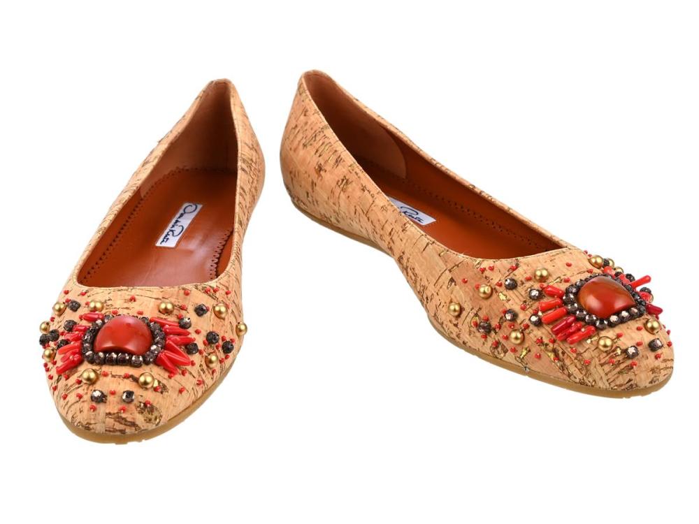 Clothes

Shoes

SHOES, OSCAR DE LA RENTA, Ballerinas, brown leather, size 38, box.