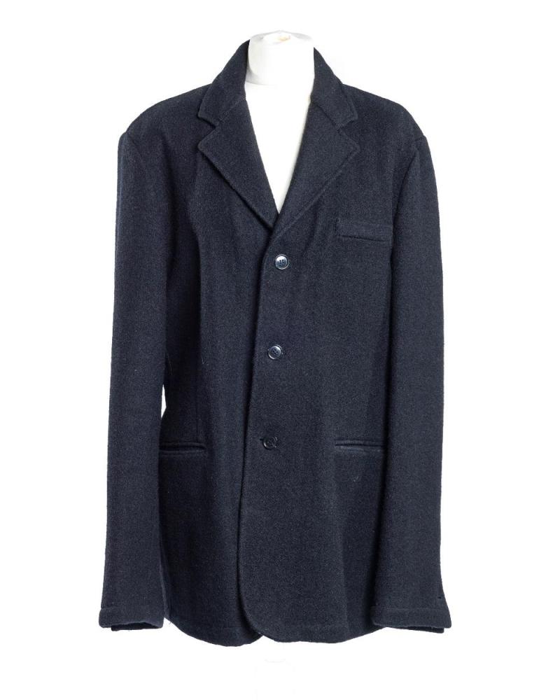 Description
Miu Miu. 

A men’s single-breasted black wool coat, with notch lapel and frontal seam pockets, further detailed with adjustable waistline with hook-and-eye closure to the interior, 80% lana wool and 20% mohair, of Italian size 52 (approx. UK size 42)

Grade B  

Provenance: Property of a gentleman.