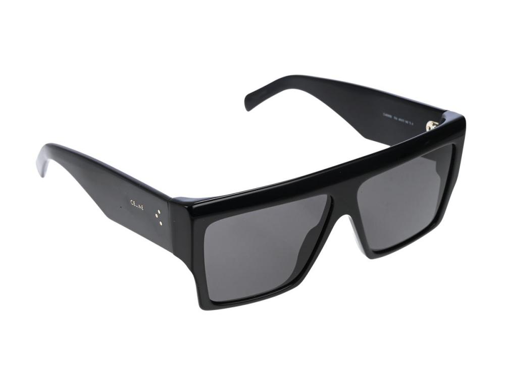 Accessories

Sunglasses

SUNGLASSES, CÉLINE, CL40092, 01A, 60 11, 145, 3,A, black frames, black glass, cleaning cloth, cover, box.
