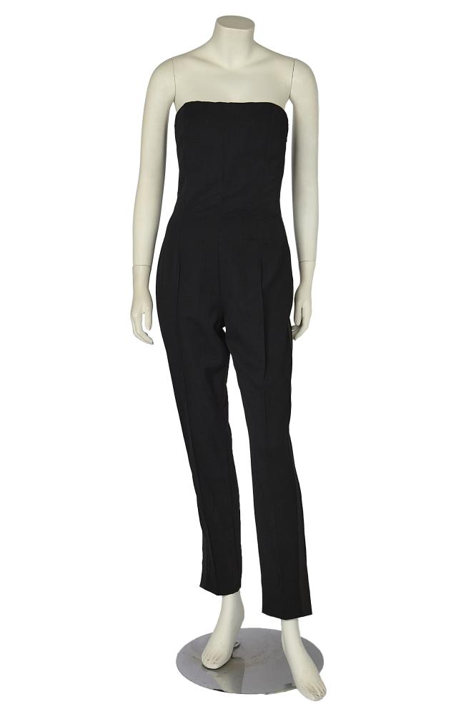 A Givenchy by John Galliano black wool jumpsuit, Autumn-Winter 1996-97

A Givenchy by John Galliano black wool jumpsuit, Autumn-Winter 1996-97

Couture labelled, size 38, with strapless boned bodice, ’le smoking’ style gros-grain stripes running from bodice sides to trouser hems, bust approx 86cm 34in, waist 71cm 28in

Share this lot: