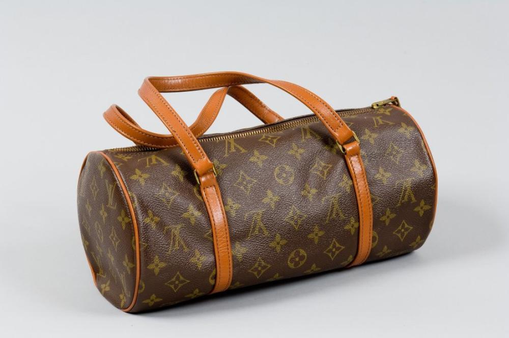 Louis VUITTON

Sac "Papillon" en toile monogram et cuir, double poignée, fermeture éclair