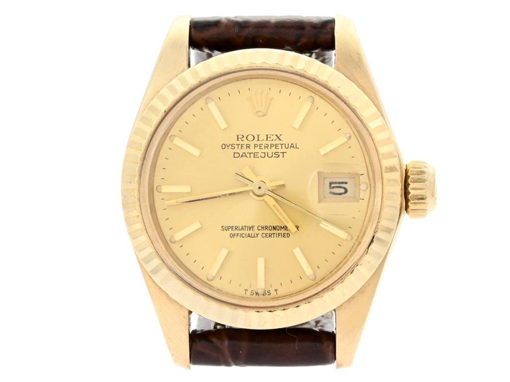 Watches

Rolex

ROLEX, Oyster Perpetual, Datejust (T Swiss T), Chronometer, Ref no. 6917, Serial no. 7172332, Cal 2030, Movement no. 994997, Case no. 6900, ladies´ wristwatch, 26 mm, 18K gold, self winding, plastic crystal, date, leather strap, approx. 1982, box, paper box.