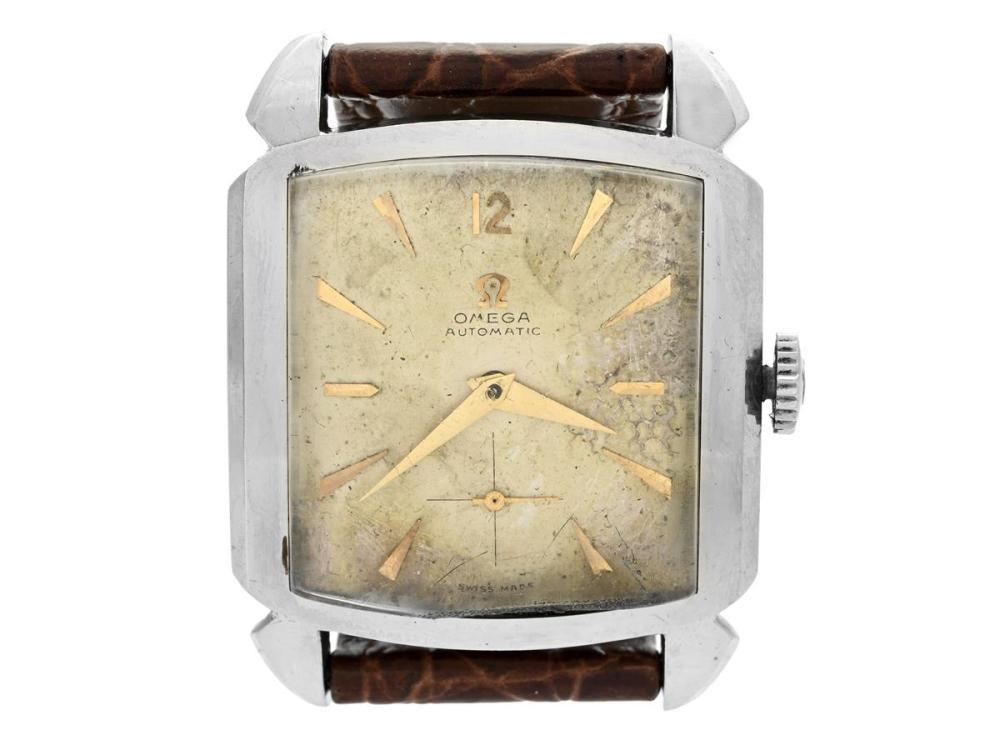 Watches

Omega

OMEGA, Automatic, s.c. "Claw Lugs", men´s wristwatch, 31,5 x 31,5 (41) mm, Cal 344, Serial no. 14030321, Ref no. CK 3950, Case no. 3950-9 / 92, steel, bumper automatic, plastic crystal, small seconds hand, damaged dial, leather strap, approx. 1954.