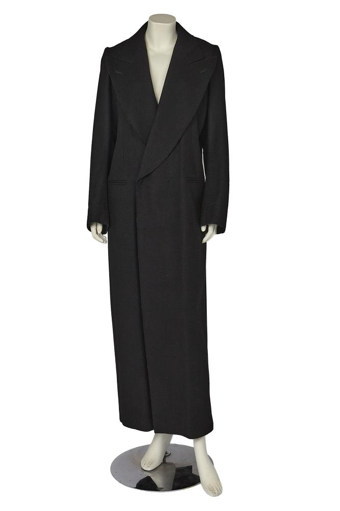 A Maison Martin Margiela black felted wool coat, circa 1998

A Maison Martin Margiela black felted wool coat, circa 1998

blank label, size GB 12, with raw edges, wide peaked lapels, concealed double-breasted button closure, jetted pockets, chest 107cm 42in

Share this lot: