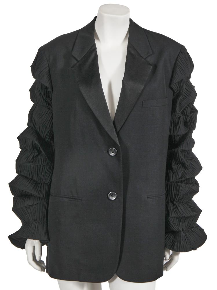 An Issey Miyake black wool ’Flying Saucer’ blazer, Spring-Summer 1994

An Issey Miyake black wool ’Flying Saucer’ blazer, Spring-Summer 1994

labelled, size M, with pleated polyester ’flying saucer’ sleeves, black satin lapels, jetted flap pockets, bust 107cm 42in

Share this lot: