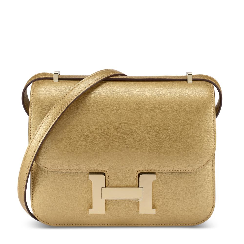 A LIMITED EDITION METALLIC DORÉ CHAMKILIGHT CHÈVRE LEATHER MINI MIRROR CONSTANCE WITH PERMABRASS HARDWARE

HERMÈS, 2026

GRADE: 1 
18 w x 15 h x 5 d cm 
Includes dust bag, felt protector, care card, ribbon, and box.
