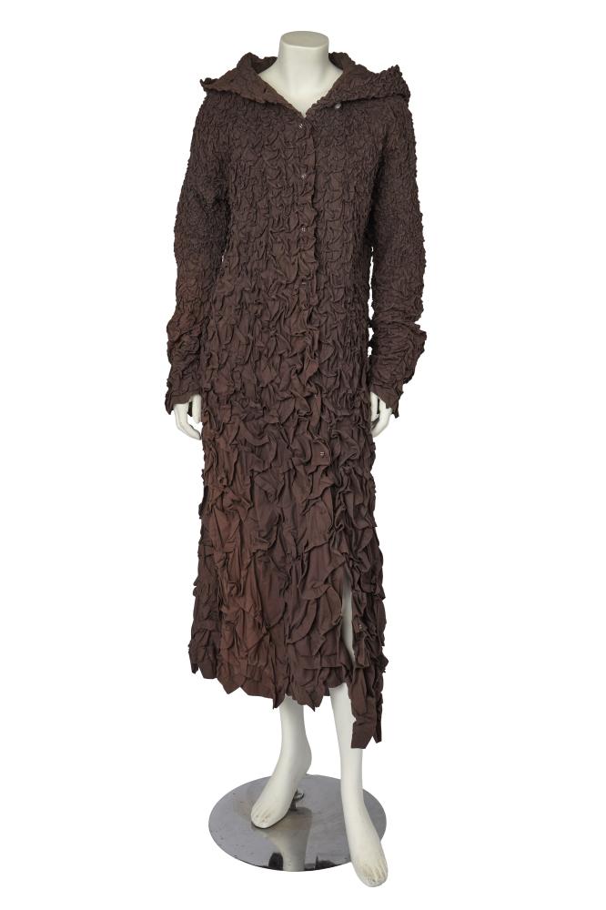 An Issey Miyake by Naoki Takizawa textured brown cotton dress-coat, Autumn-Winter 2001-02

An Issey Miyake by Naoki Takizawa textured brown cotton dress-coat, Autumn-Winter 2001-02

labelled, button-fronted, covered with vermicular pleats which graduate in size from neck to hem, bust approx 91-97cm, 36-38in

Share this lot:
