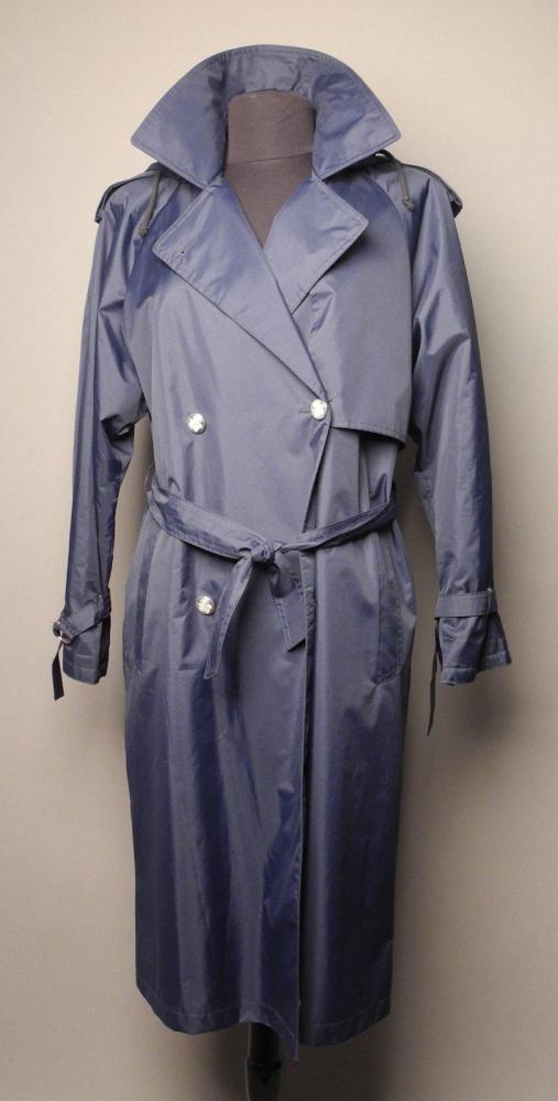 CARVEN

Imperméable marine Boutons en métal argenté griffés AIR FRANCE T. XS