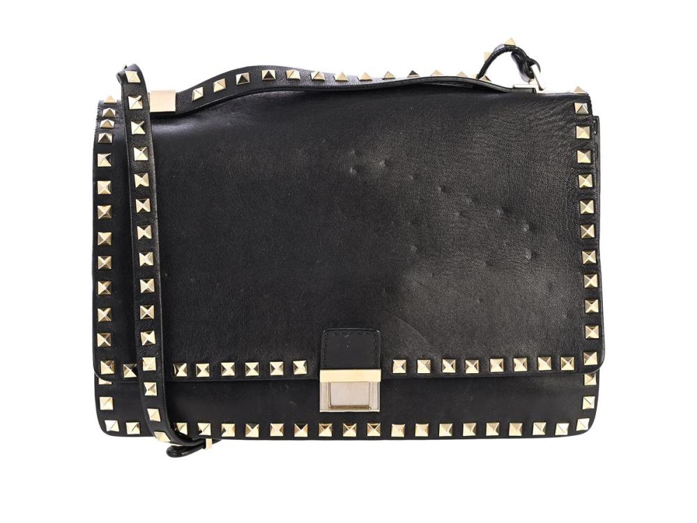 Accessories

Handbags

BAG, VALENTINO, Rockstud Flap Bag, black leather, gold-tone hardware, studs, 29x21x7 cm, very stains on lining, signs of wear.