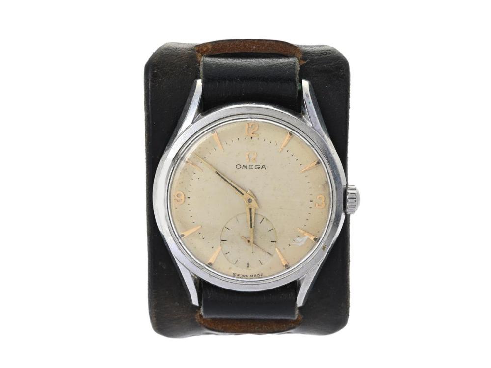 Watches

Omega

OMEGA, men´s wristwatch, 36 mm, Cal 266, Serial no. 14262672, Ref no. CK 2791, Case no. 2791-1, steel, manual winding, plastic crystal, small seconds hand, damaged dial, leather strap, approx. 1954, box.