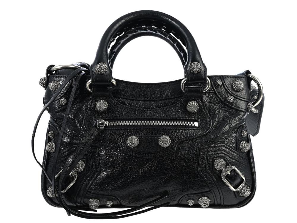 Accessories

Handbags

BALENCIAGA, BAG, Neo Cagole Tote Bag Small, black embossed calfskin, white paste, silver-tone hardware, 24x14x5,5 cm, detachable shoulder strap, mirror, dustbag. Excellent Condition.