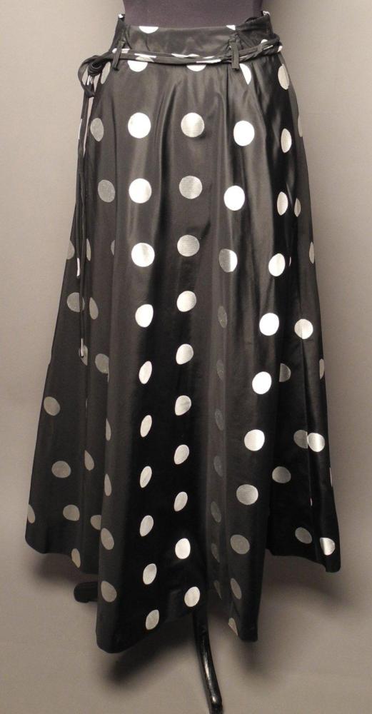 GRES

Jupe longue en soie noire à décor de pois argentés