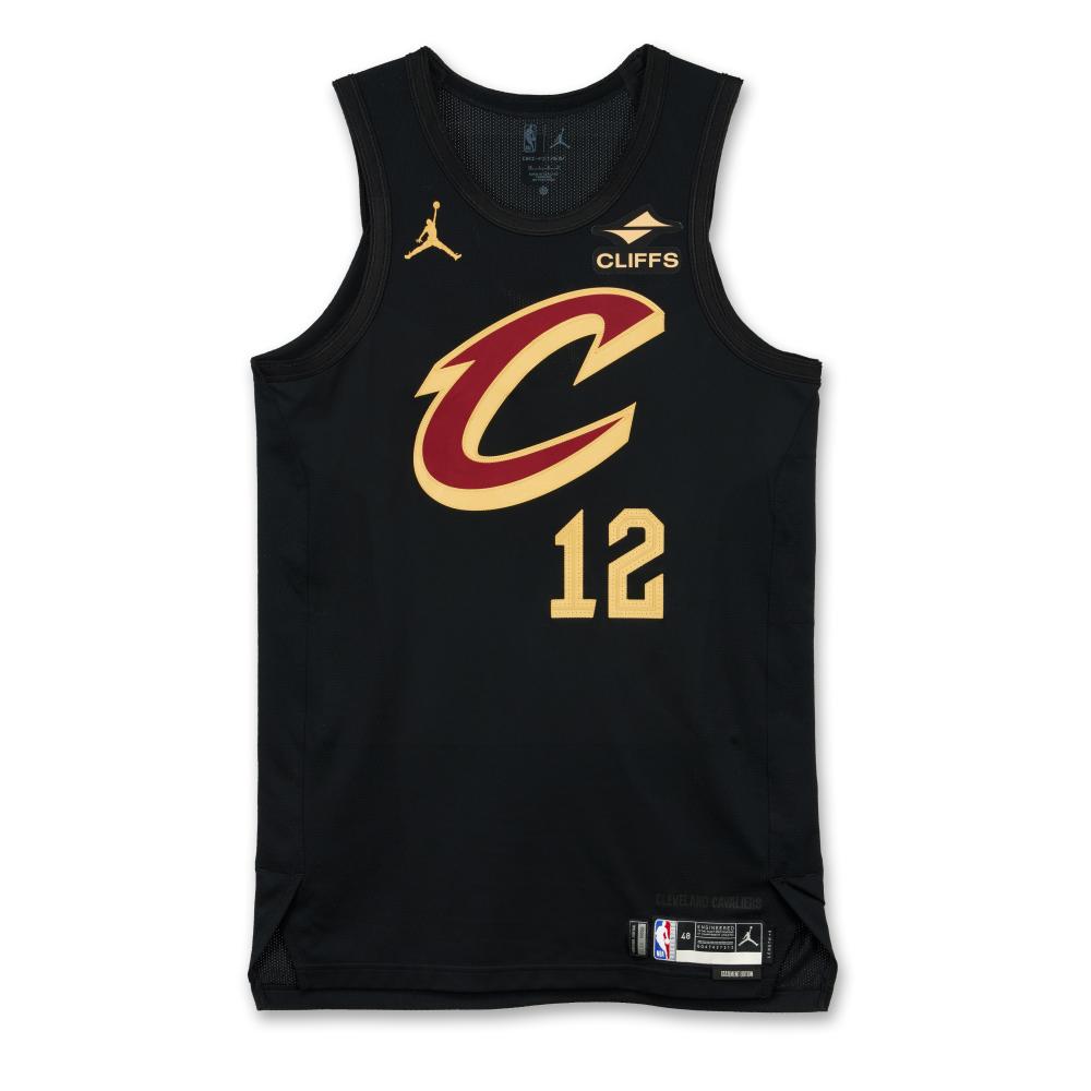 De’Andre Hunter Cleveland Cavaliers 2025-2026 Emirates NBA Cup Game Worn Statement Edition Jersey

NIKE, NIKE MESH JERSEY, SIZE 48 (+4 LENGTH)

MESH

This away ‘Statement Edition’ jersey was worn by De’Andre Hunter on November 21, 2025, during the Emirates NBA Cup, when the Cleveland Cavaliers played the Indiana Pacers.

Hunter finished with 20 points, 7 rebounds, 1 assist, and 2 steals. The Cavaliers beat the Pacers, 120-109.

De’Andre Hunter was drafted with the 4th pick in the 1st round of the 2019 NBA Draft out of the University of Virginia. At the time of cataloging, he has career averages of 14.7 points per game, 4.1 rebounds per game, and 1.6 assists per game.

This jersey has been photomatched by Sotheby’s Photomatching.