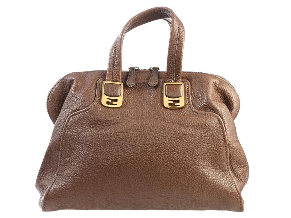 Accessories

Handbags

BAG, FENDI, brown leather, gold-tone hardware, 38x28x16 cm.