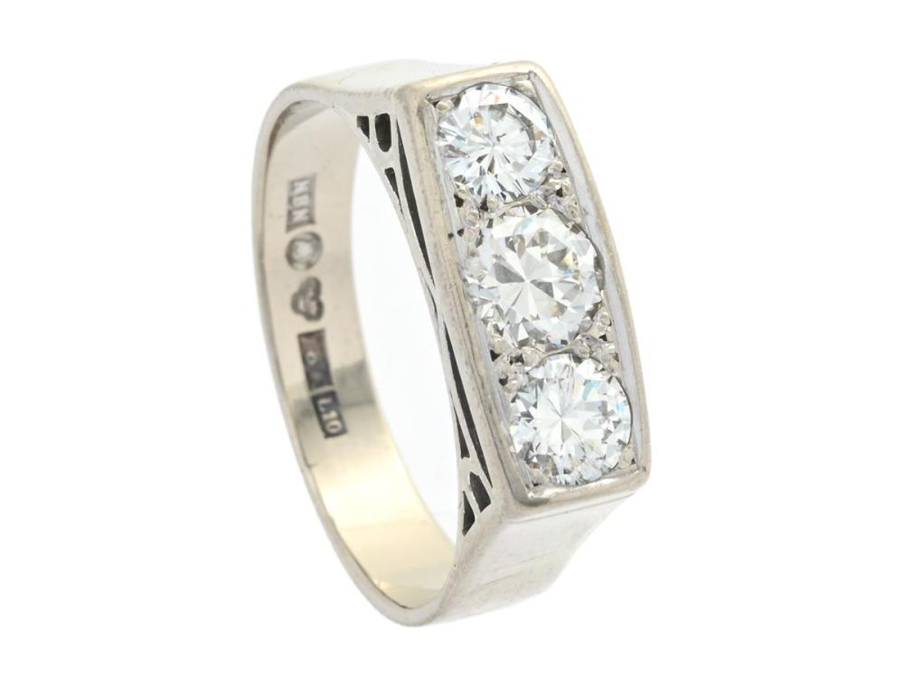 Jewellery

Three stone ring

RING, 18K white gold, old European- and brilliant cut diamonds approx. 0,97 ctw, approx. R-TCr/VS-P, Goldsmith Bertil Nilsson, Stockholm 1985, size 18 mm, weight 5,4 g.