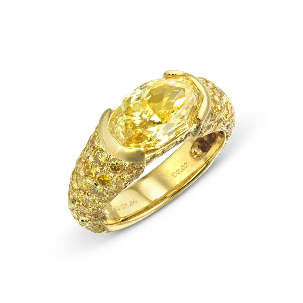COLOURED DIAMOND RING

Fancy intense yellow modified lozenge brilliant-cut diamond of 3.02 carats, round yellow diamonds, gold 
GIA, 2026, report no. 5546277893: 3.02 carats, Fancy Intense Yellow colour, VS1 clarity 
Size/Dimensions: US ring size 4 ¹⁄₄ 
Gross weight: 5.9 grams 
Please note that the smaller yellow diamonds have not been tested for natural colour.