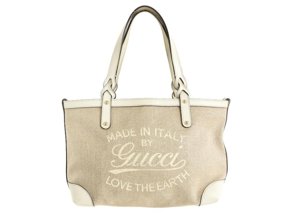 Accessories

Handbags

BAG, GUCCI, Tote Bag, white leather, beige fabric, gold-tone hardware, 28x24x10 cm, inside pochette 22x11 cm, marked 269878-520981, stains on lining.