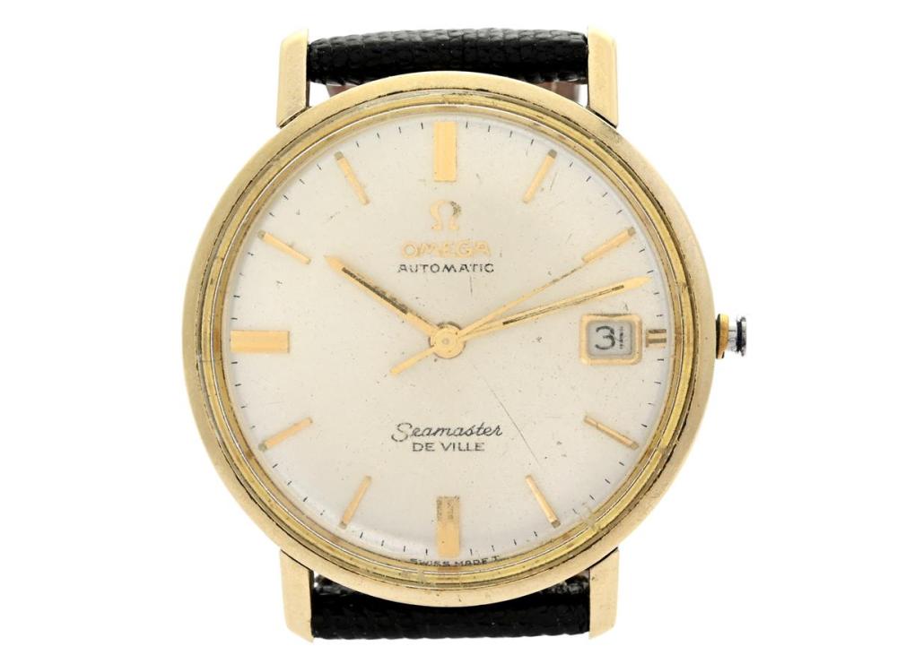 Watches

Omega

OMEGA, Seamaster, De Ville (Swiss Made T), Cal 562, Serial no. 20944986, Ref no. CD 166.020, Case no. 166.020 (C.B), men´s wristwatch, 34 mm, gold on steel, self winding, plastic crystal, date, damaged dial/hands, missing crown, defect (needs overhaul), leather strap, approx. 1963.