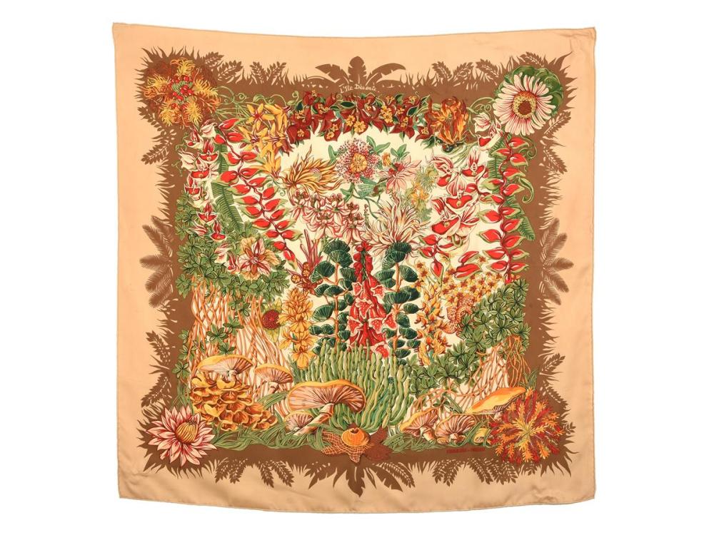 Accessories

Scarves

SCARF, HERMÈS, L´Ile Deserte, Annie Faivre, 100% silk, 90x90 cm, brown, beige, burgundy, yellow green, stains, pulled threads.