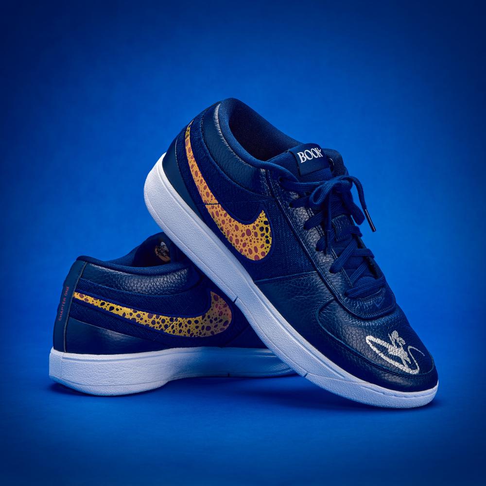 Stephen Curry 2025-2026 Worn Dual-Signed Nike Book 1 ‘Immortalized Navy’

NIKE, NIKE BOOK 1, SIZE 13

Rubber, Leather, Cotton, Synthetic

2025