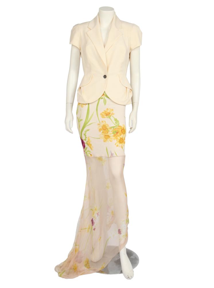 A John Galliano floral printed knit dress with chiffon hem, Spring-Summer 2007, and a cream wool jacket, pre-collection 2009

A John Galliano floral printed knit dress with chiffon hem, Spring-Summer 2007, and a cream wool jacket, pre-collection 2009

labelled, the dress printed with yellow marguerites and pink tulips, edged in lingerie lace, matching printed chiffon hem, bust approx 86cm 34in; the short-sleeved jacket with curved pocket flaps that form a peplum, bust approx 92cm 36in (2)

Share this lot: